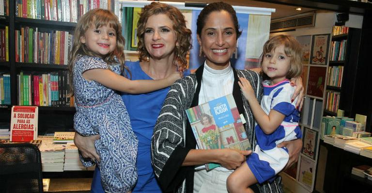 Com a presença de Camila Pitanga, Micaela Góes lança seu livro no Rio de Janeiro
