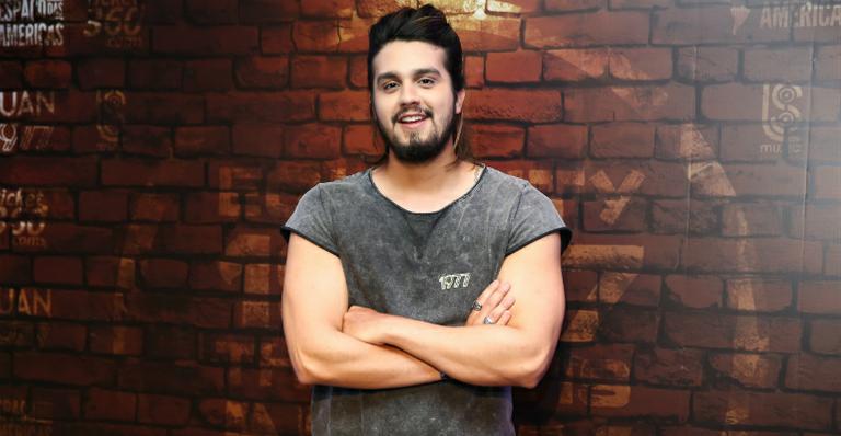 Looks de Luan Santana são customizados pela mãe: “A Jade dá palpites”