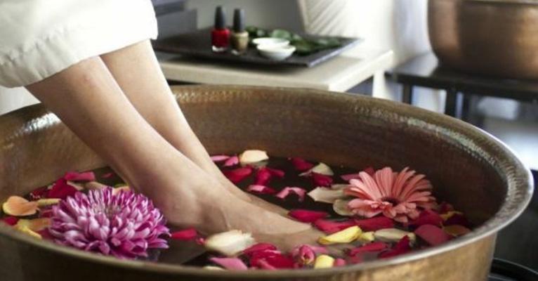 Saiba como montar um SPA de 1 dia em casa e relaxe e se cuide sem sair de seu lar