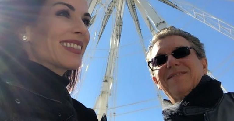 Ana Furtado curte viagem romântica com Boninho em Paris