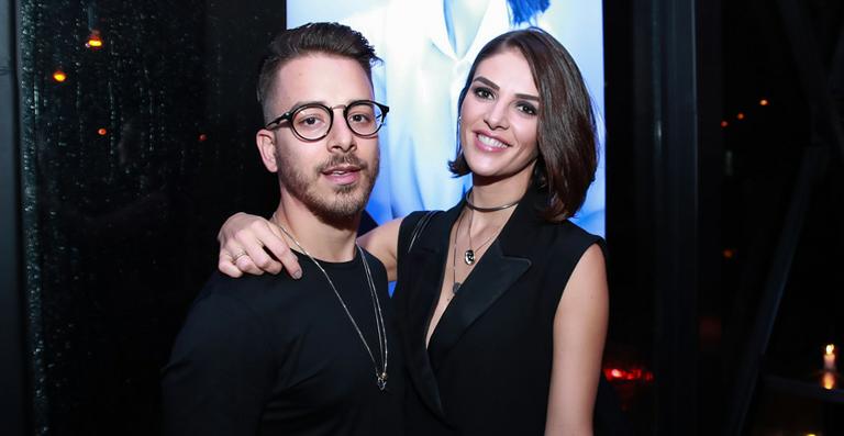Monica Benini mostra a decoração do chá de bebê do filho, Otto