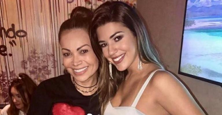 Solange Almeida posa com Vivian e se derrete: “És uma vitoriosa”
