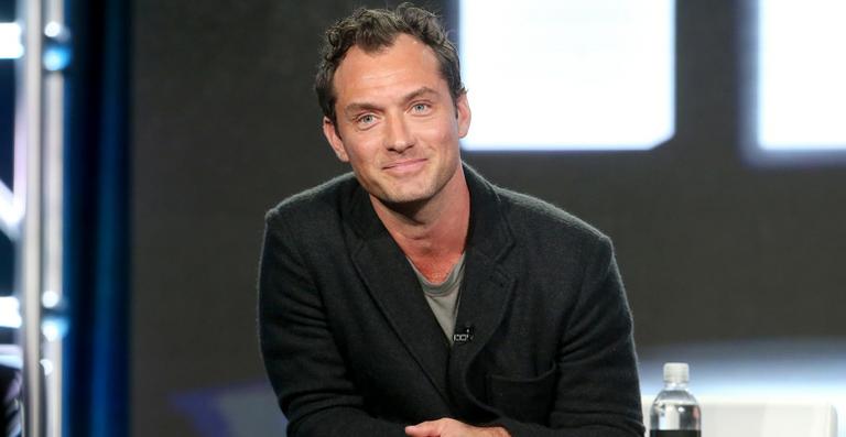 Jude Law fala sobre preparação para viver Dumbledore no cinema