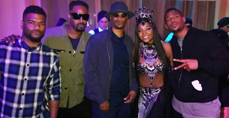 Com fantasia de vampira, Ludmilla recebe astros internacionais em sua festa de aniversário no Rio