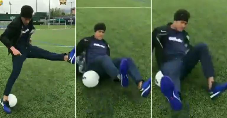 Ops! Neymar tenta drible, pisa na bola e leva o maior tombo