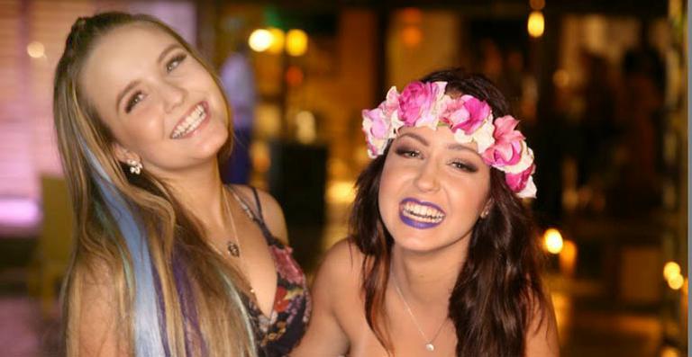 Larissa Manoela curte festa da amiga em Porto de Galinhas
