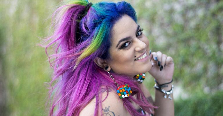 Sucesso no YouTube, Maíra Medeiros conta como superou bullying: “Fui eleita a mais feia da sala”