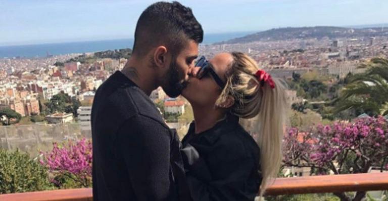 Irmã de Neymar assume namoro com Gabigol