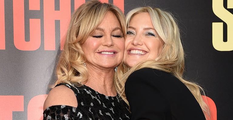 Kate Hudson apresenta o novo namorado em pré-estreia da mãe, Goldie Hawn