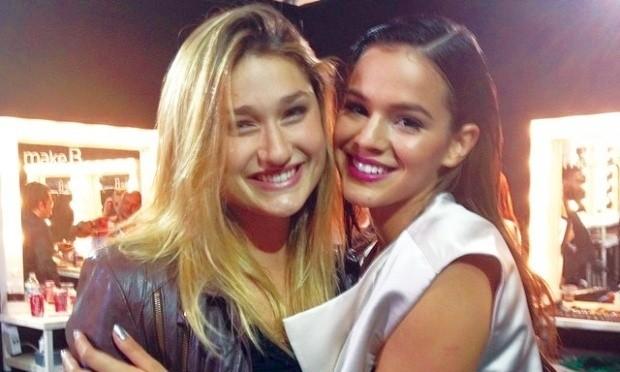 Bruna Marquezine e Sasha se divertem em restaurante asiático
