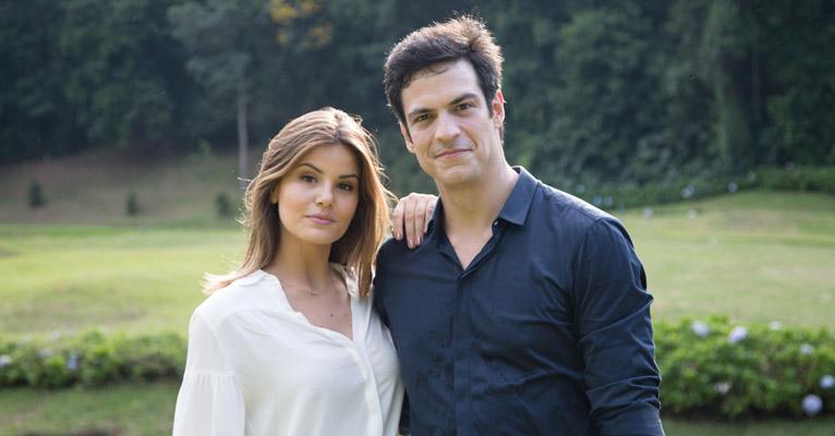 Camila Queiroz brinca sobre par romântico com Mateus Solano: “Agora é Angel e Félix juntos”