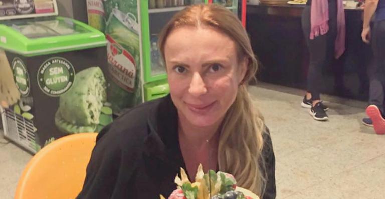 Marilene Saade celebra os 49 anos: “Agradecer de estar viva”