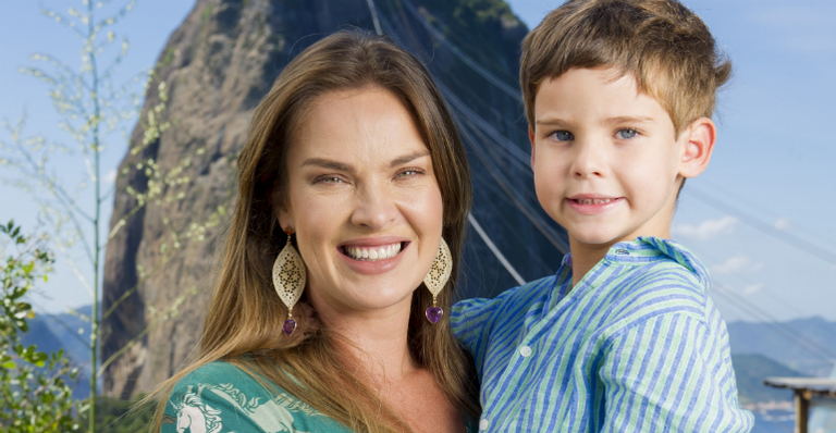 Letícia Birkheuer e seu bem mais precioso, João
