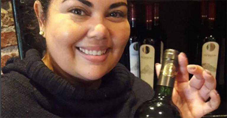 Plena e feliz, Fabiana Karla faz viagem romântica com o marido gringo