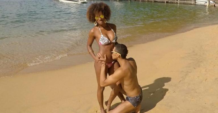 Ivi Pizzott, bailarina do Faustão, e ator Luís Navarro anunciam gravidez