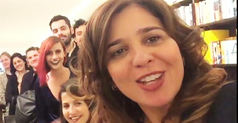 Ana Holanda lança o livro ‘Minha Mãe Fazia’ em São Paulo