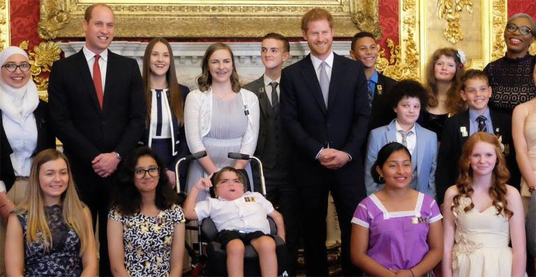 William e Harry lembram do legado da mãe, a Princesa Diana: ‘Ela tocou a vida de milhões’