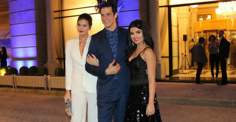 Elenco se reúne na festa da novela Pega Pega
