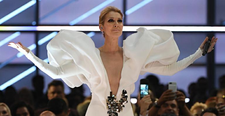 Céline Dion se emociona ao cantar tema de ‘Titanic’ no Billboard Music Awards