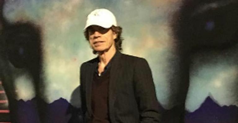 Em passagem discreta por São Paulo, Mick Jagger visita o ‘Beco do Batman’