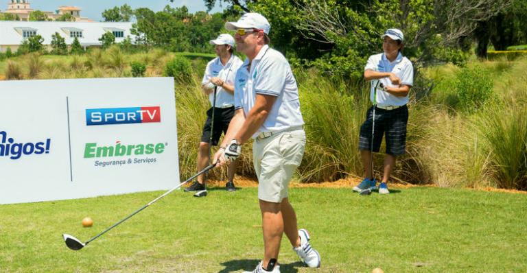 Rubens Barrichello vence torneio de golfe