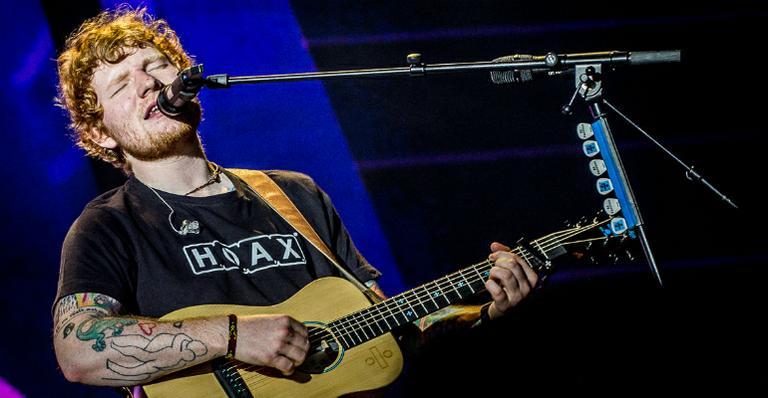 Sozinho no palco, Ed Sheeran comanda público em São Paulo: “É maravilhoso voltar”