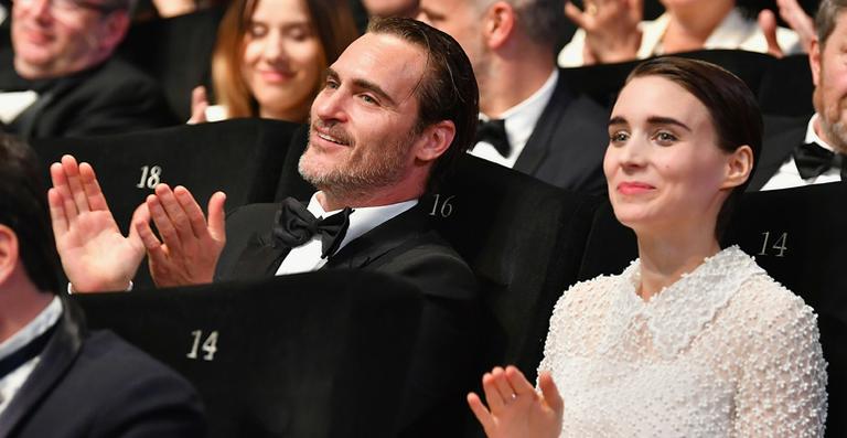 Joaquin Phoenix e Rooney Mara vão juntos ao Festival de Cannes