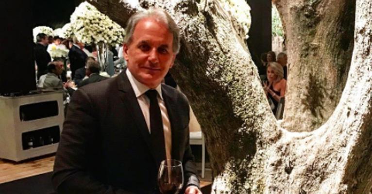 Otávio Mesquita renova contrato com SBT e volta para as madrugadas de sexta e sábado