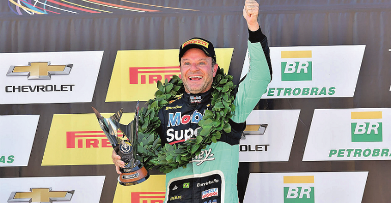 Rubinho é campeão na Stock Car: “Que felicidade”