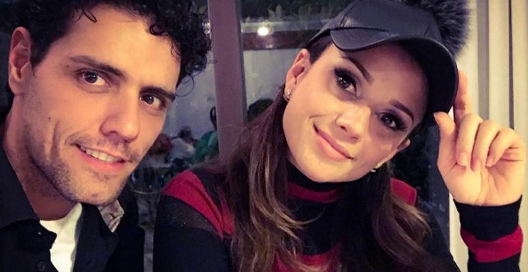 Paula Fernandes assume namoro com Thiago Arancam