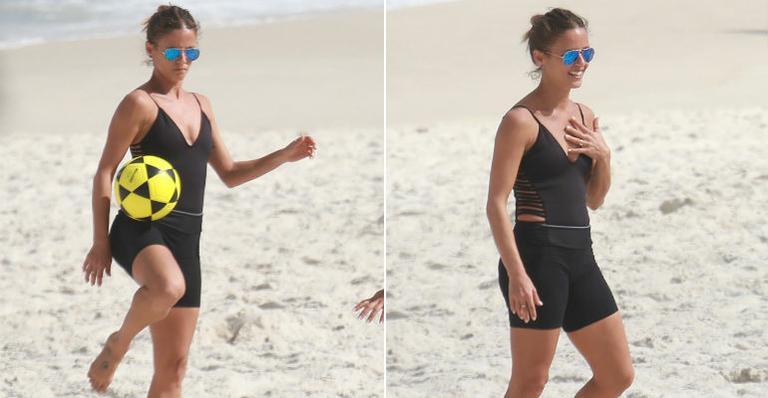 Fernanda de Freitas joga altinho em praia no Rio de Janeiro