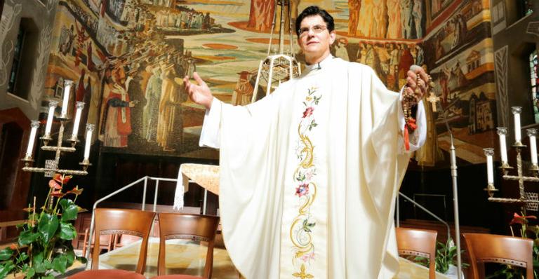 Padre Reginaldo Manzotti visita Jerusalém