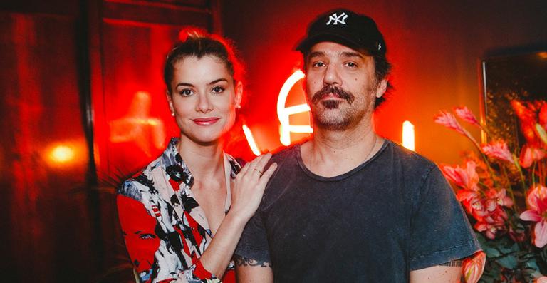 Alinne Moraes faz rara aparição com o marido, Mauro Lima