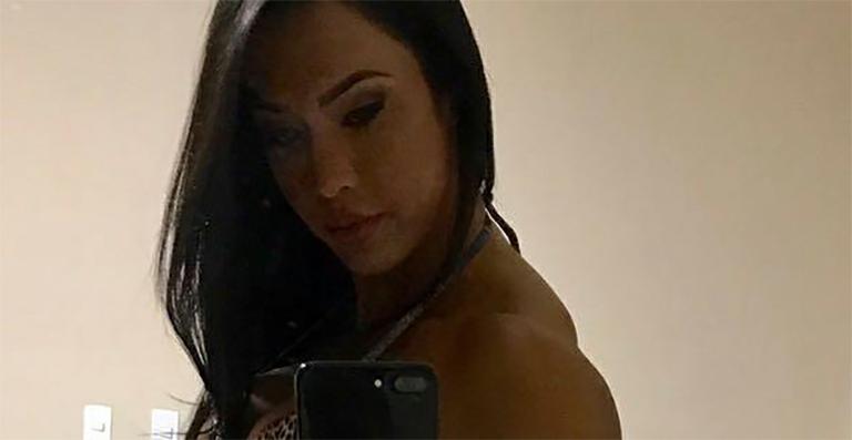 De fio dental, Gracyanne Barbosa exibe bumbum na nuca e filosofa: ‘Persista’