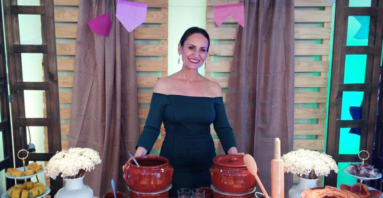 Faa Morena faz um arraiá no programa Ritmo Brasil