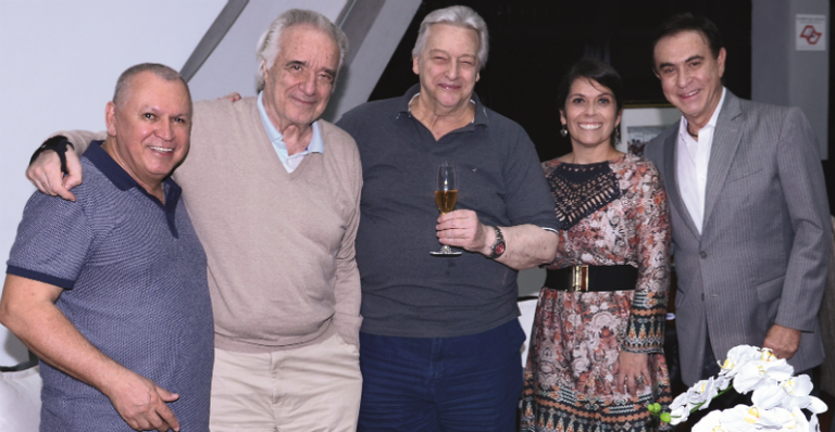 Sidney Oliveira celebra parceria de sucesso: “Feliz”