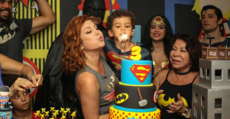 Bárbara Borges festeja os 3 anos do filho Martin Bem