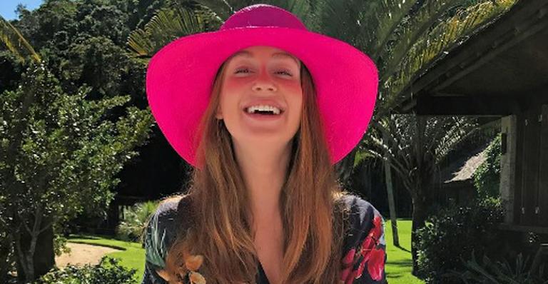 Marina Ruy Barbosa esbanja boa forma de biquininho branco na praia e ganha elogios: “Sereia”