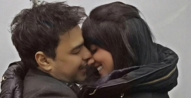 Graciele Lacerda ganha abraço carinhoso de Zezé di Camargo e se declara