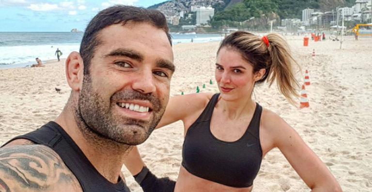 Rafa Brites faz treino na praia: ‘Estou adorando’