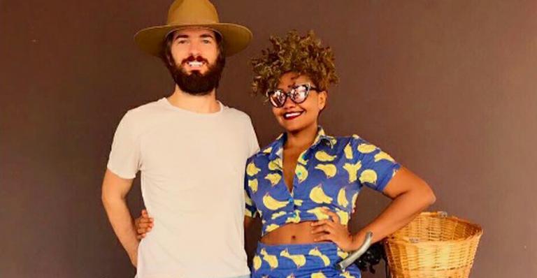 Gaby Amarantos celebra 3 anos de namoro com gringo: “Mentalizei com fé e em menos de 72 horas chegou”