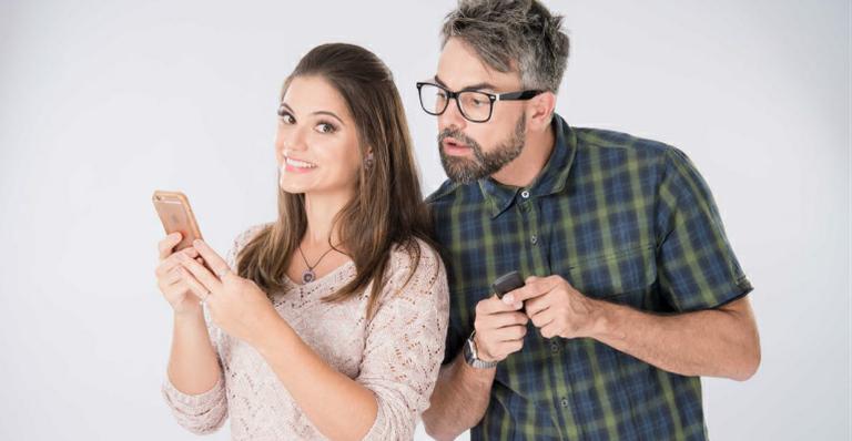 Márcio Kieling e Gabriela Durlo vivem casal em crise na comédia ‘Até Que a Internet Nos Separe’