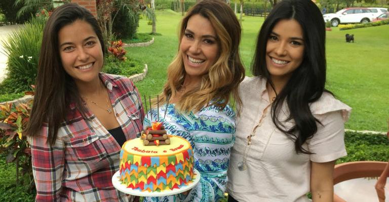 Solange Frazão celebra o aniversário das filhas, Bruna e Thabata