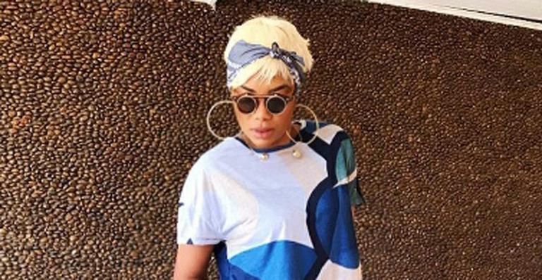 Novo visual! Ludmilla surge loira e fãs elogiam: “Rainha”