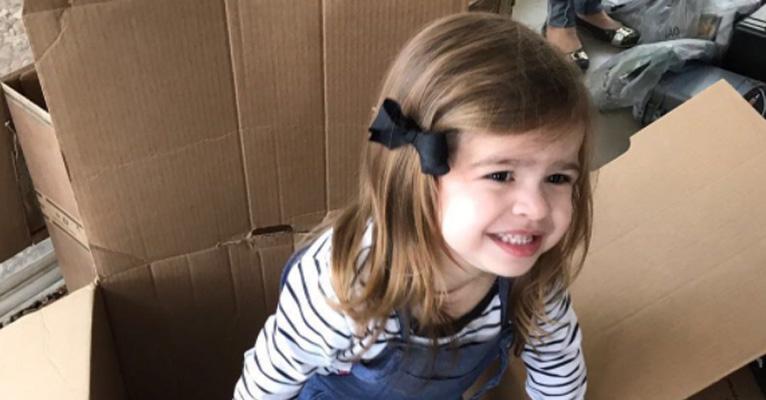 Fofa! Valentina Muniz tem dia de princesa no salão ao lado do pai, Wellington Muniz