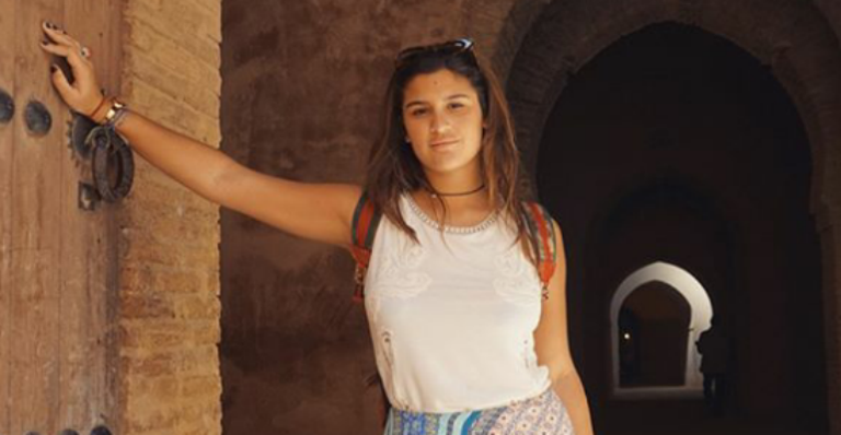 Giulia Costa recebe proposta de casamento no Marrocos: “Quantos camelos?”