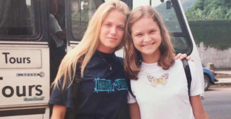 Fernanda Rodrigues abre o baú e mostra foto antiga com Susana Werner