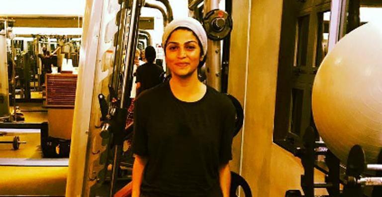 Camila Alves usa look inusitado na academia