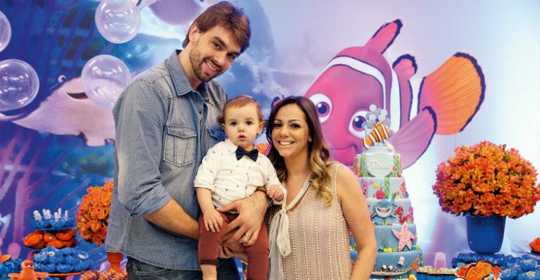 Lucão e Beatriz comemoram 1º ano do herdeiro, Théo