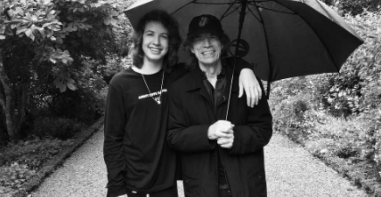 Lucas Jagger parabeniza o pai, Mick Jagger, pelo aniversário: “Te amo muito”